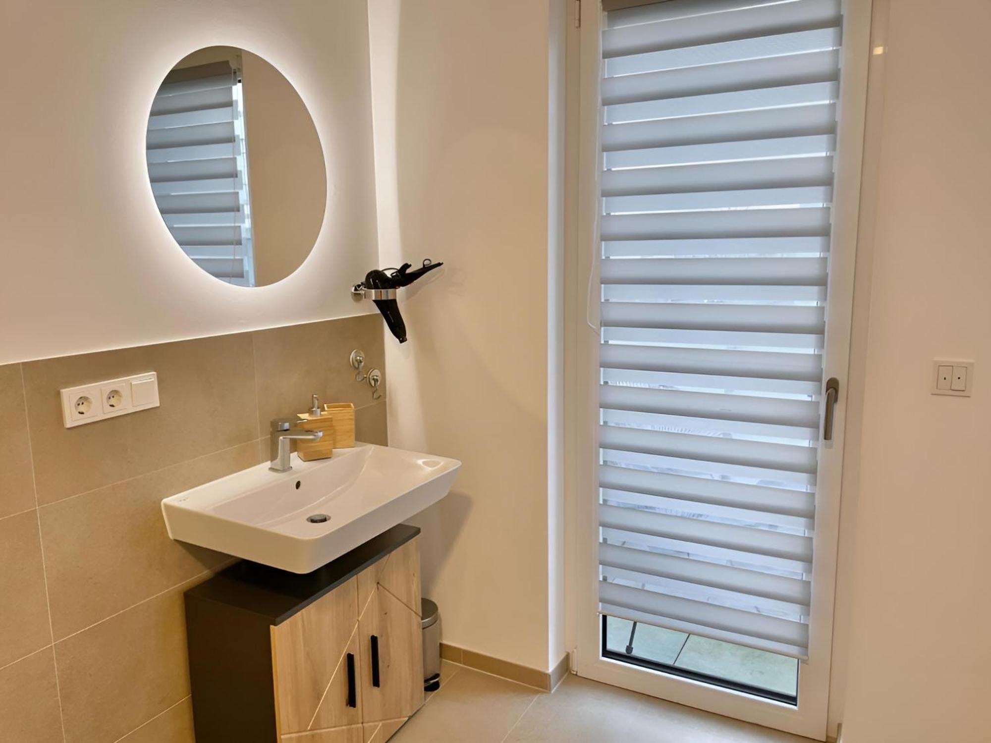 Exklusive 3-Zimmer Luxus-Maisonette In Hochheim - Naehe Frankfurt Flughafen, Wiesbaden Und Mainz Hochheim am Main Eksteriør bilde
